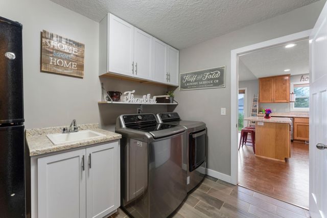 40219 Golden Way, North Branch, MN 55056