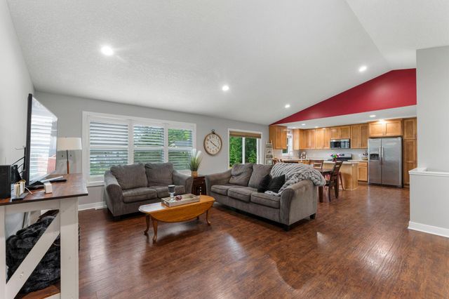 40219 Golden Way, North Branch, MN 55056