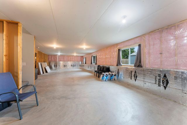 40219 Golden Way, North Branch, MN 55056
