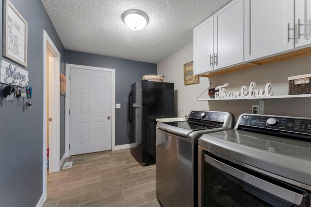 40219 Golden Way, North Branch, MN 55056