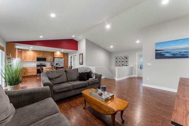 40219 Golden Way, North Branch, MN 55056