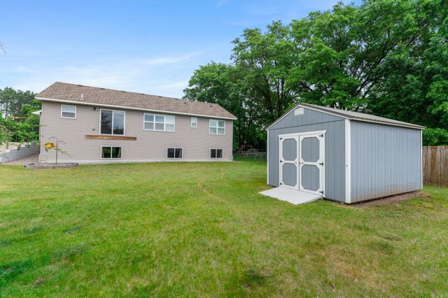 40219 Golden Way, North Branch, MN 55056
