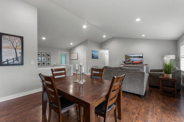 40219 Golden Way, North Branch, MN 55056