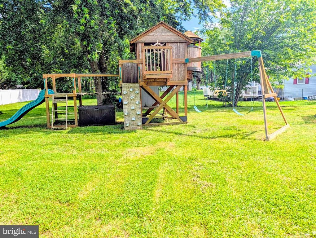 Image 26 of property listing at 101 BIRCH ROAD, Stevensville, MD 21666