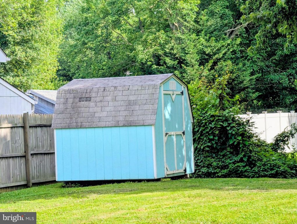Image 33 of property listing at 101 BIRCH ROAD, Stevensville, MD 21666