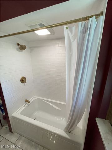 10101 Biddulph Road, Brooklyn, OH 44144