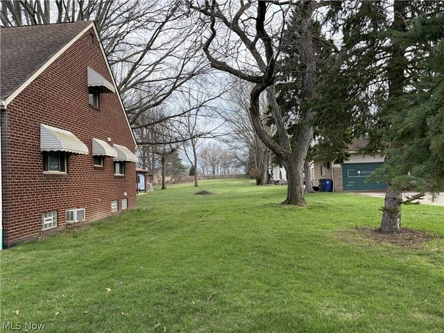 10101 Biddulph Road, Brooklyn, OH 44144