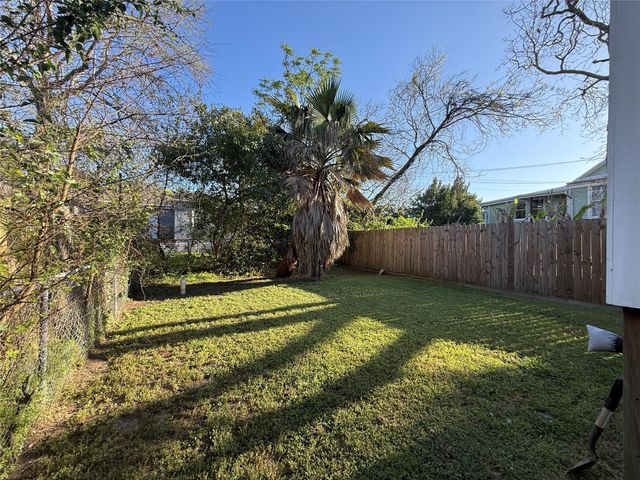 1915 Ursuline Street, Galveston, TX 77550