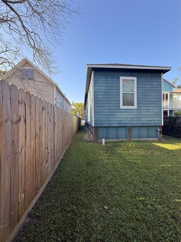 1915 Ursuline Street, Galveston, TX 77550