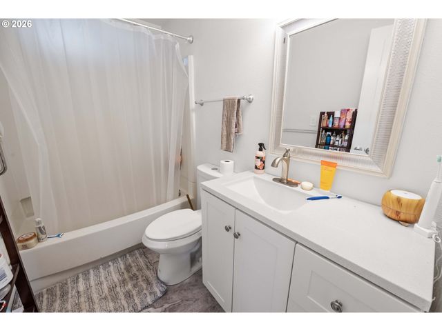 461 S DOWNING St, Seaside, OR 97138