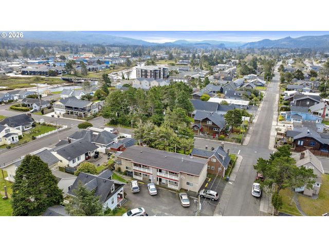 461 S DOWNING St, Seaside, OR 97138