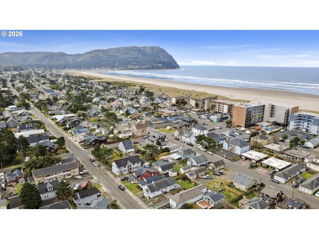 461 S DOWNING St, Seaside, OR 97138
