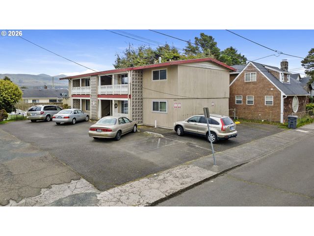 461 S DOWNING St, Seaside, OR 97138