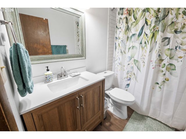 461 S DOWNING St, Seaside, OR 97138