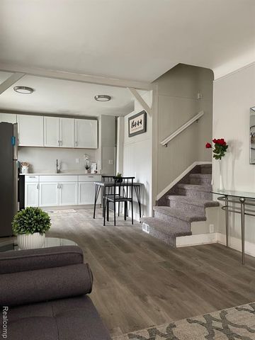 31406 Marquette Street, Garden City, MI 48135