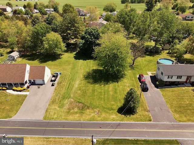 663 CURTIS DR, Gettysburg, PA 17325