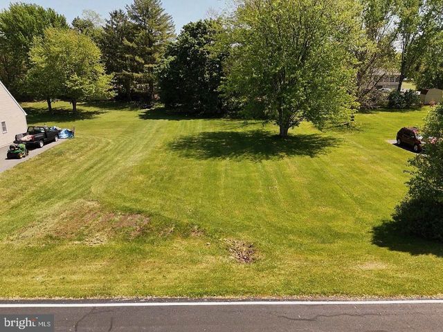 663 CURTIS DR, Gettysburg, PA 17325