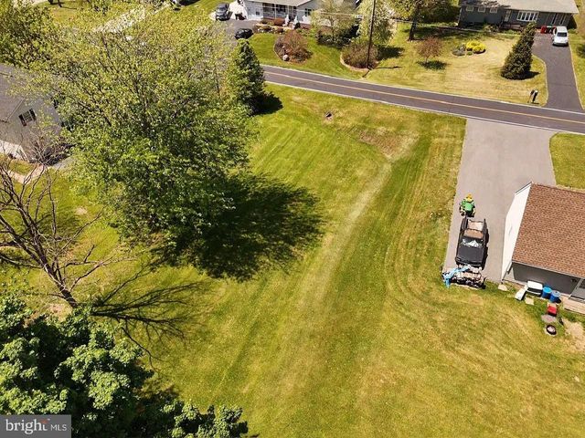 663 CURTIS DR, Gettysburg, PA 17325