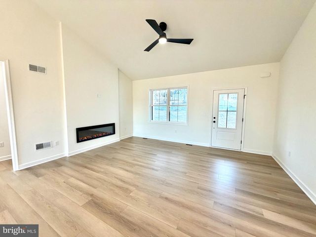 663 CURTIS DR, Gettysburg, PA 17325
