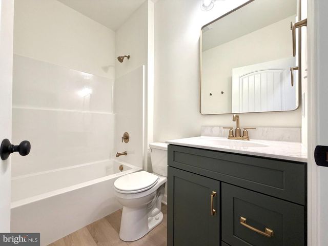 663 CURTIS DR, Gettysburg, PA 17325