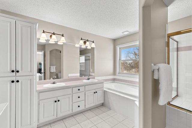 18643 Magenta Bay, Eden Prairie, MN 55347