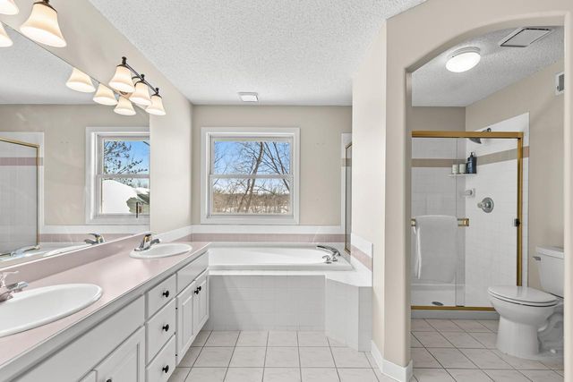 18643 Magenta Bay, Eden Prairie, MN 55347