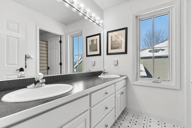 18643 Magenta Bay, Eden Prairie, MN 55347