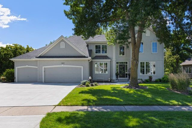 18643 Magenta Bay, Eden Prairie, MN 55347