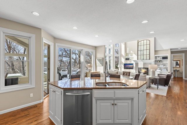 18643 Magenta Bay, Eden Prairie, MN 55347