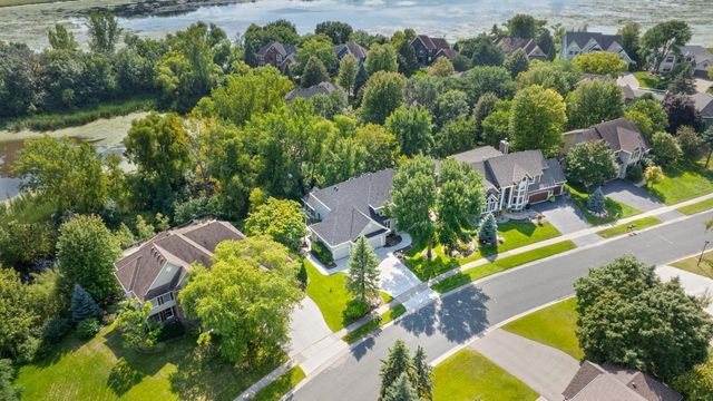 18643 Magenta Bay, Eden Prairie, MN 55347