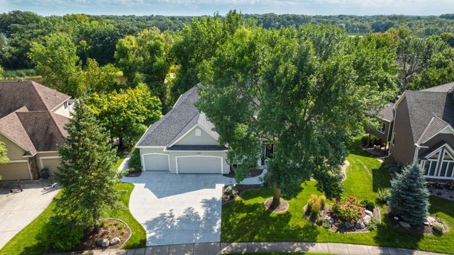 18643 Magenta Bay, Eden Prairie, MN 55347