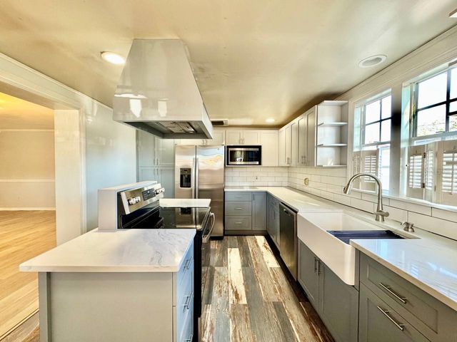 2703 WESTHIGH AVENUE, Tampa, FL 33614