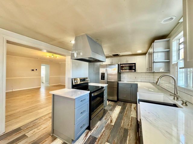 2703 WESTHIGH AVENUE, Tampa, FL 33614