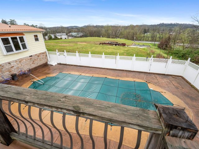 260 Trenol Heights, Milton, WV 25541