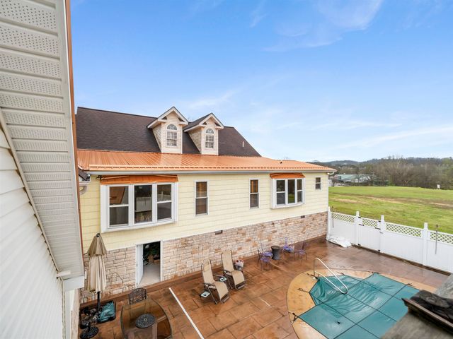 260 Trenol Heights, Milton, WV 25541