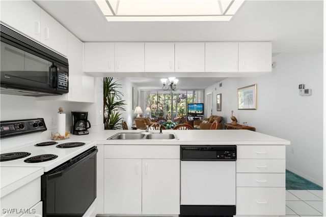 290 Naples Cove DR 2103, Naples, FL 34110