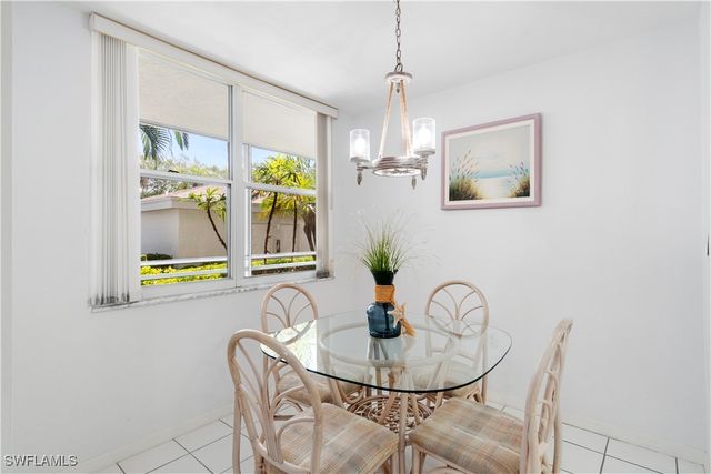 290 Naples Cove DR 2103, Naples, FL 34110