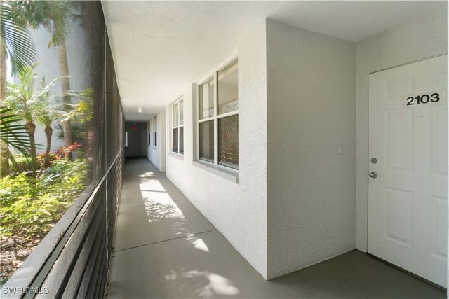 290 Naples Cove DR 2103, Naples, FL 34110