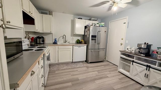 15 Oak Neck Rd 16, Barnstable, MA 02601