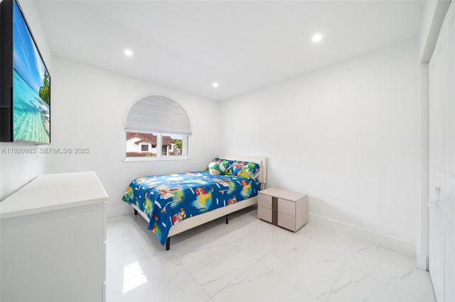 12728 SW 64th Ter, Miami, FL 33183