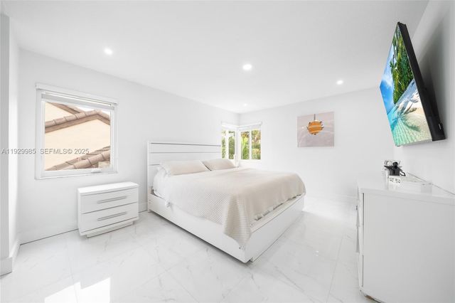 12728 SW 64th Ter, Miami, FL 33183