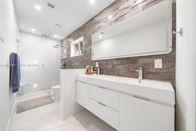 12728 SW 64th Ter, Miami, FL 33183