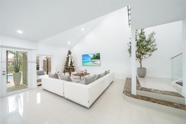 12728 SW 64th Ter, Miami, FL 33183