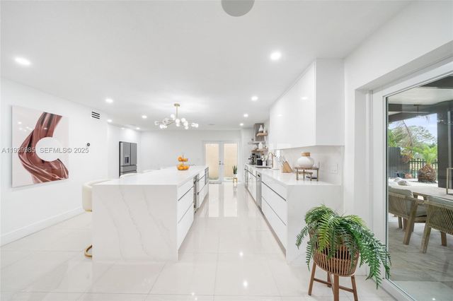 12728 SW 64th Ter, Miami, FL 33183