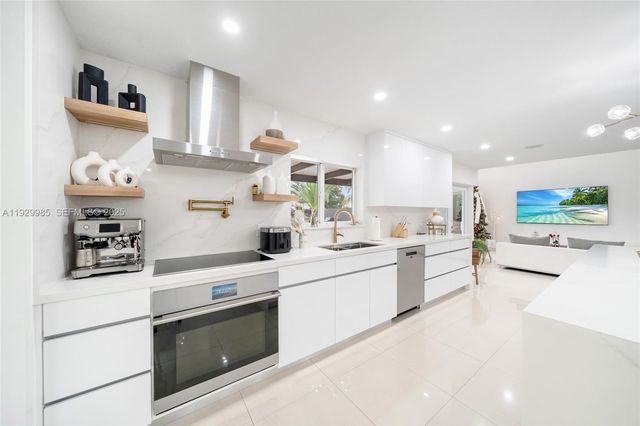 12728 SW 64th Ter, Miami, FL 33183