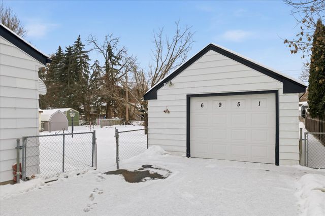 6951 Clay Avenue, Inver Grove Heights, MN 55076