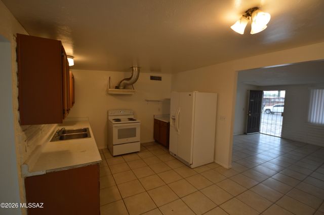 7730 E Fayette Street, Tucson, AZ 85730