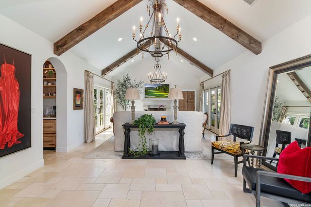 105 LODGE SPGS, Boerne, TX 78006