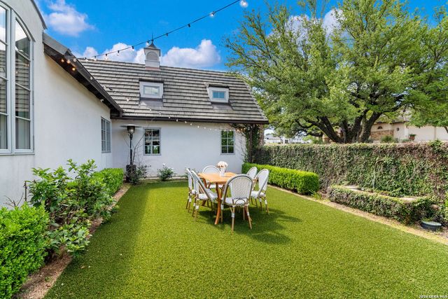 105 LODGE SPGS, Boerne, TX 78006