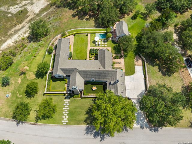 105 LODGE SPGS, Boerne, TX 78006